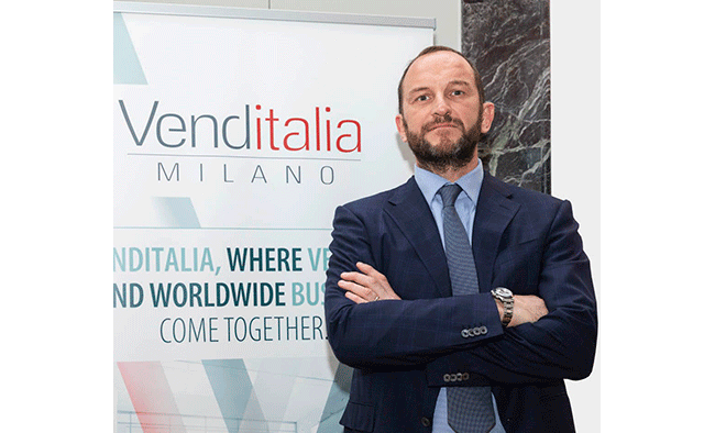 El presidente de Venditalia, Ernesto Piloni, anuncia la suspensión de la Cena de Gala